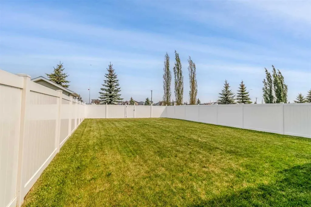 66 Henderson Crescent