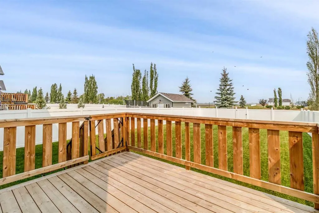 66 Henderson Crescent
