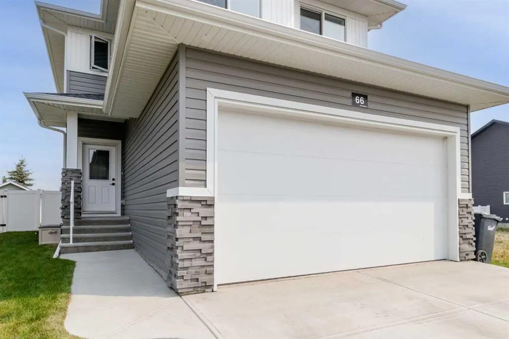 66 Henderson Crescent