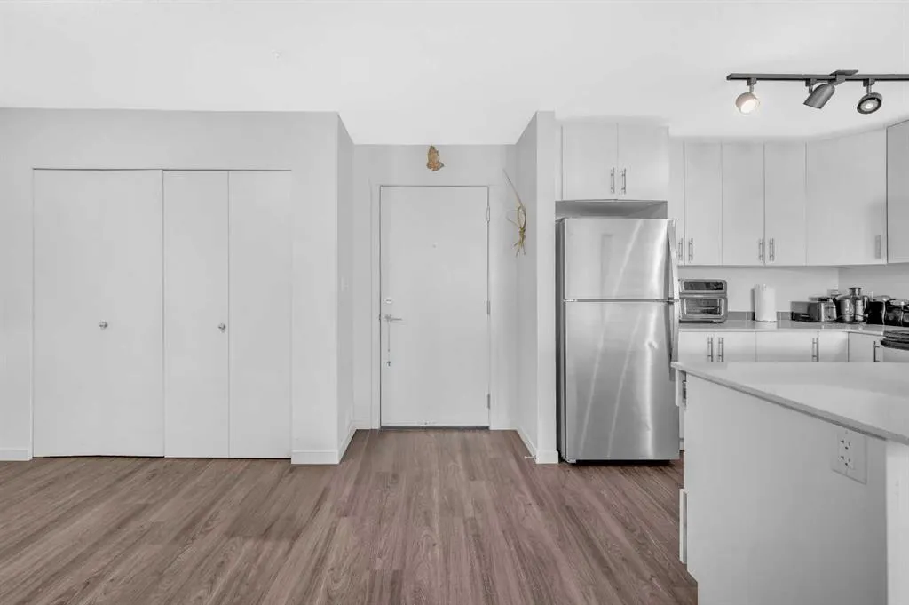 181 Skyview Ranch Manor NE, #4215