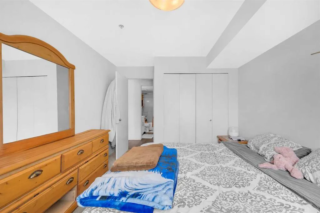 181 Skyview Ranch Manor NE, #4215