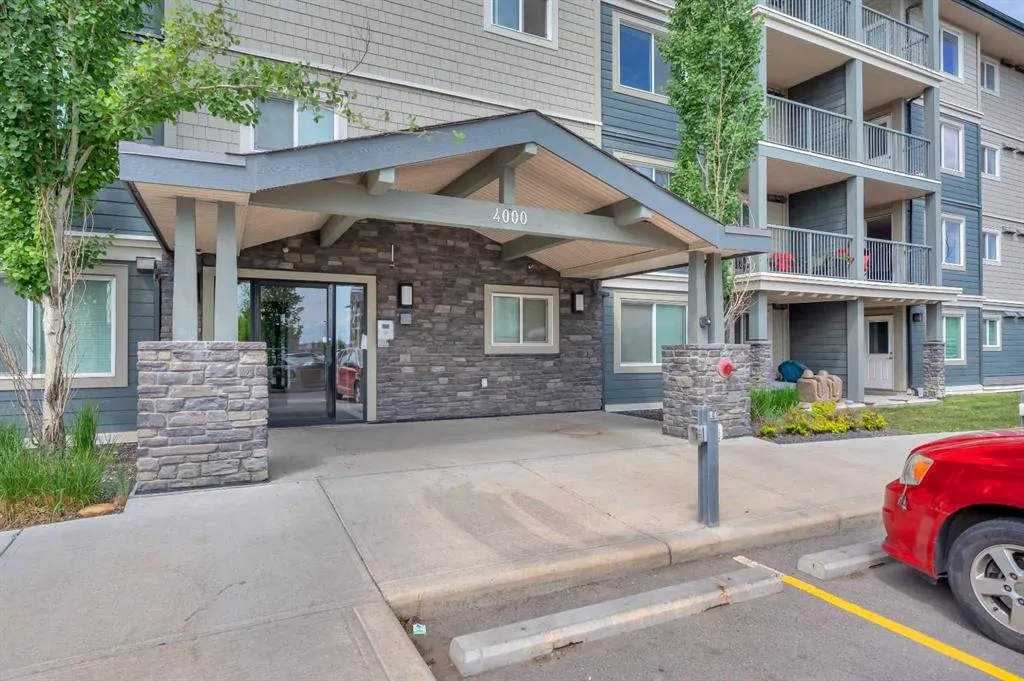 181 Skyview Ranch Manor NE, #4215