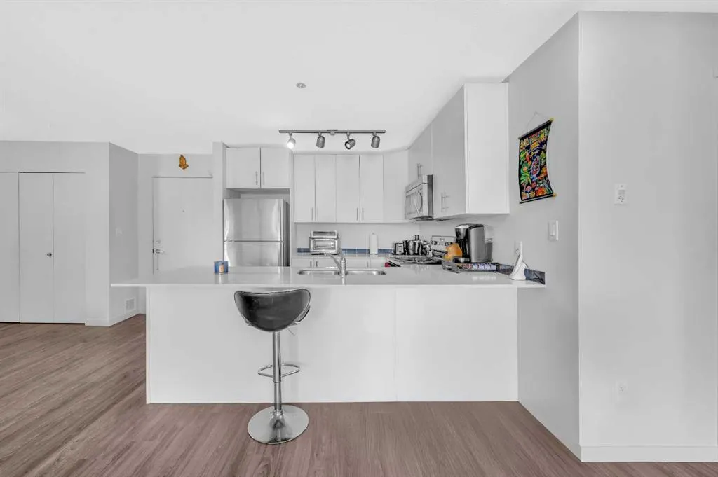 181 Skyview Ranch Manor NE, #4215