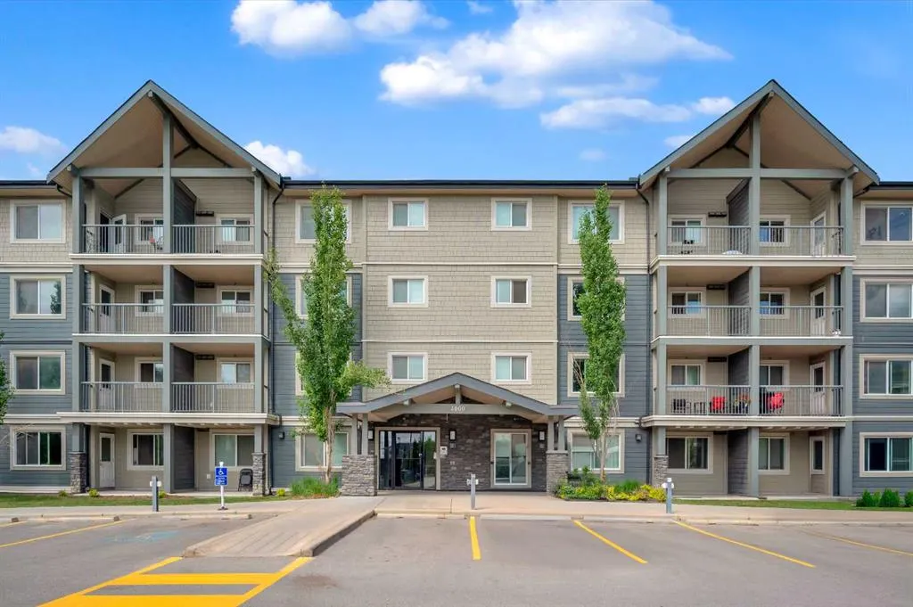 181 Skyview Ranch Manor NE, #4215