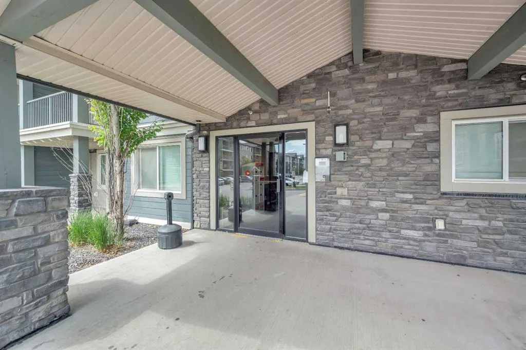 181 Skyview Ranch Manor NE, #4215