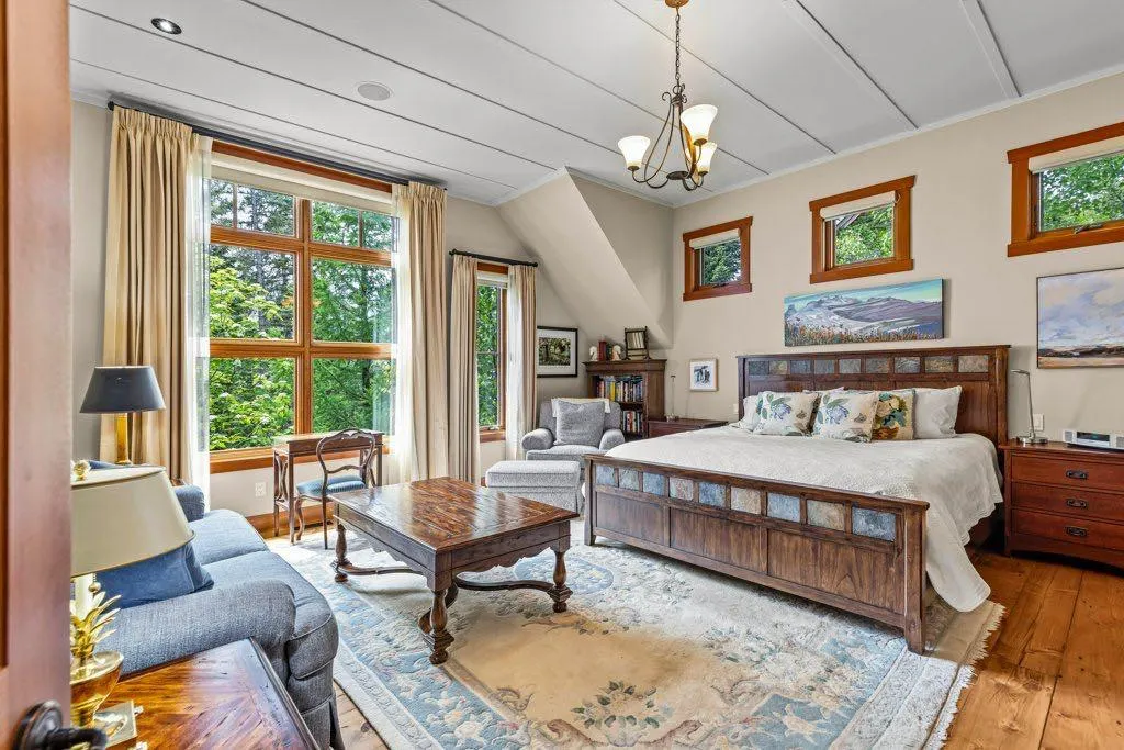 517 Silvertip Pointe