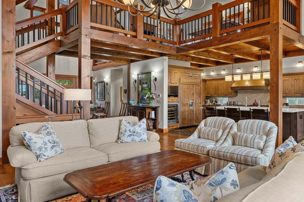 517 Silvertip Pointe
