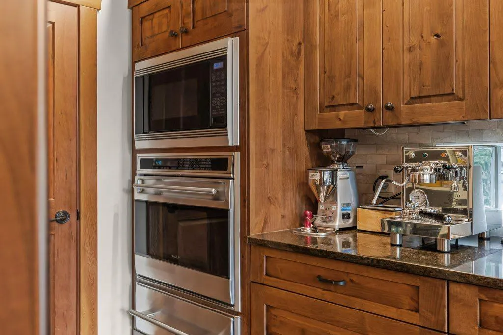 517 Silvertip Pointe