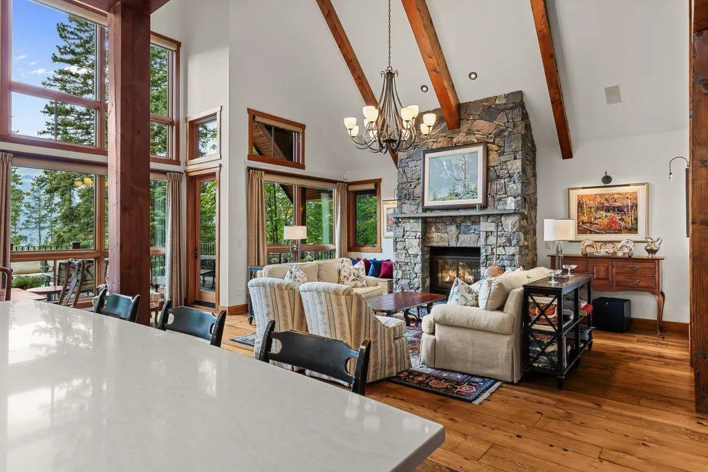 517 Silvertip Pointe