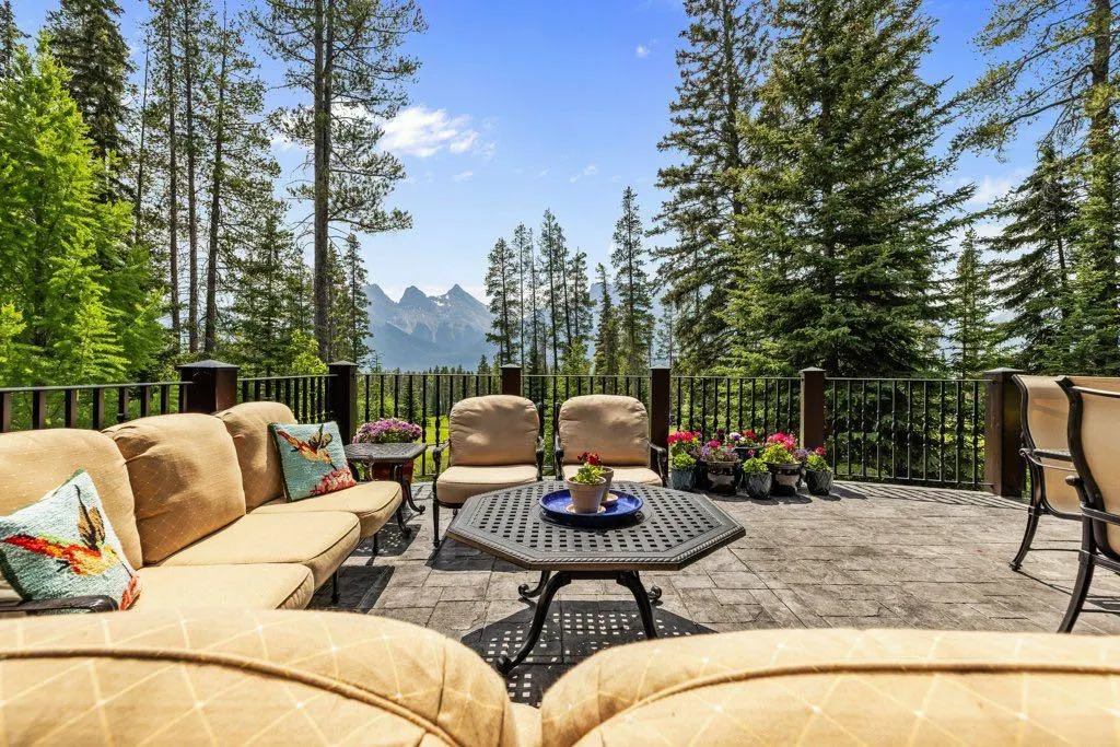517 Silvertip Pointe