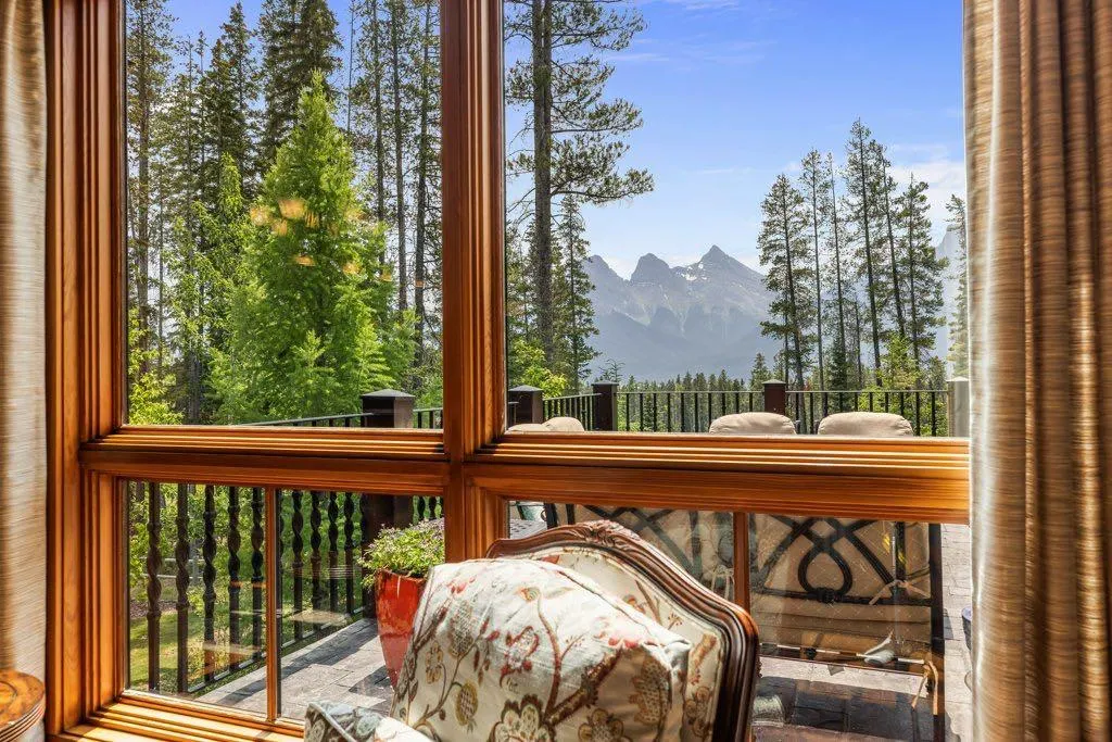 517 Silvertip Pointe