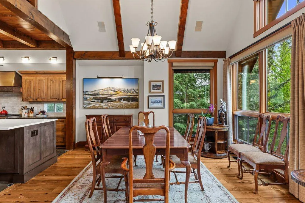 517 Silvertip Pointe