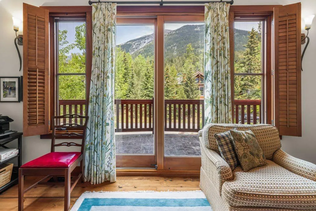 517 Silvertip Pointe