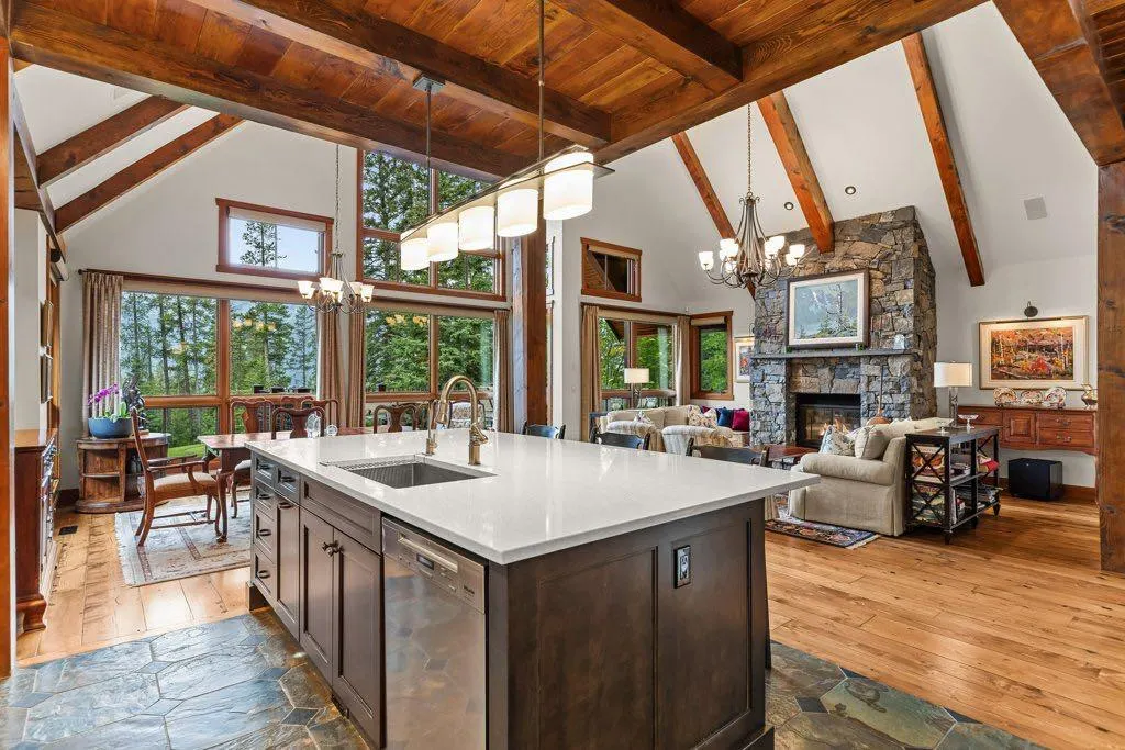 517 Silvertip Pointe