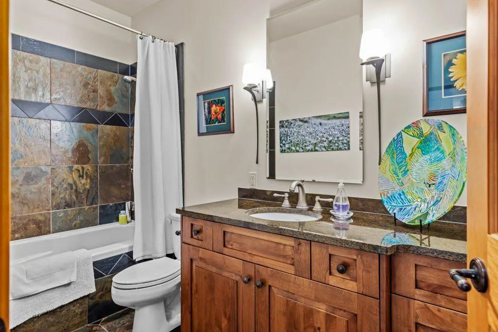 517 Silvertip Pointe