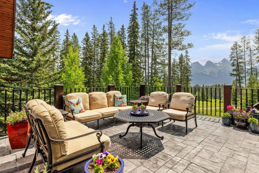 517 Silvertip Pointe