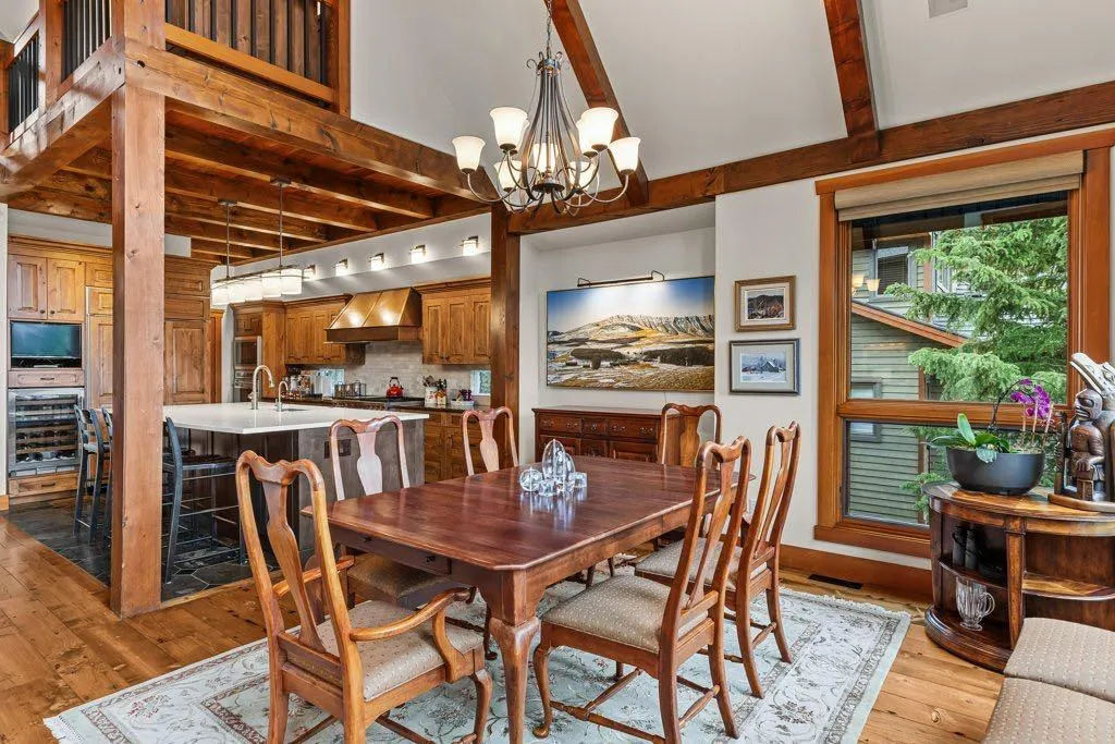 517 Silvertip Pointe