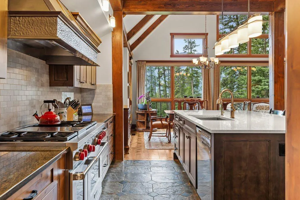 517 Silvertip Pointe