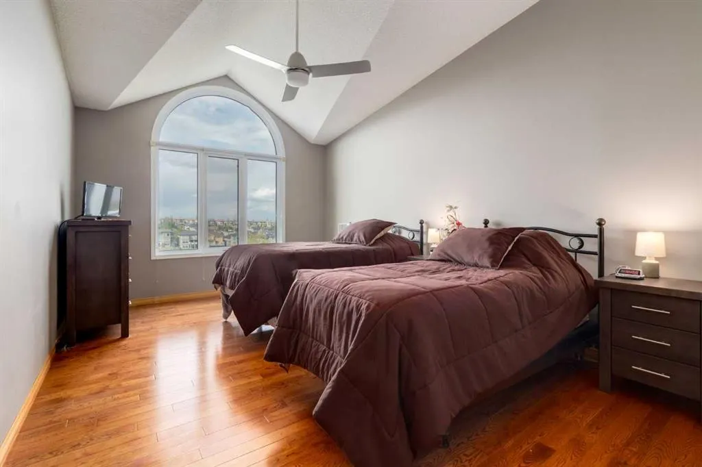 42 Edgevalley View NW