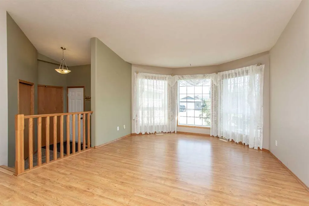 26 Tennyson Close