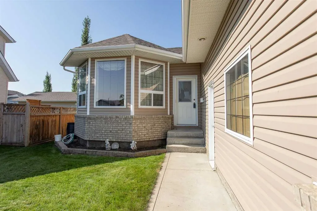26 Tennyson Close