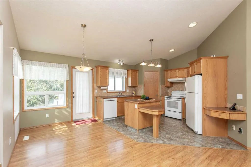 26 Tennyson Close