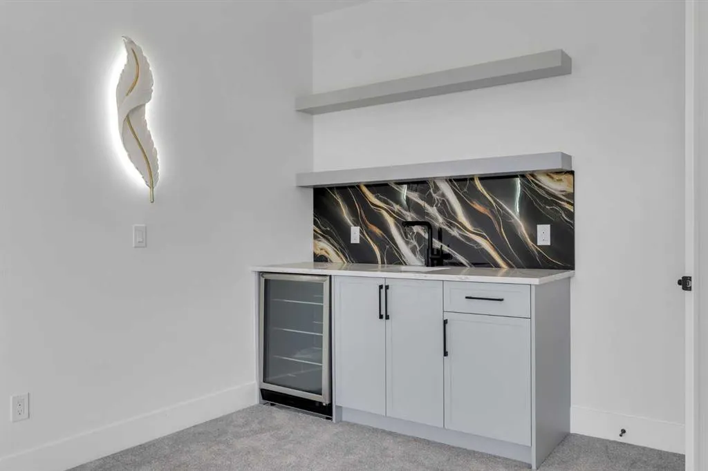 223 Kinniburgh Loop