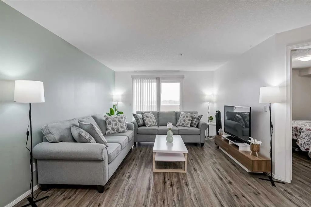 505 Railway Street W, #1306