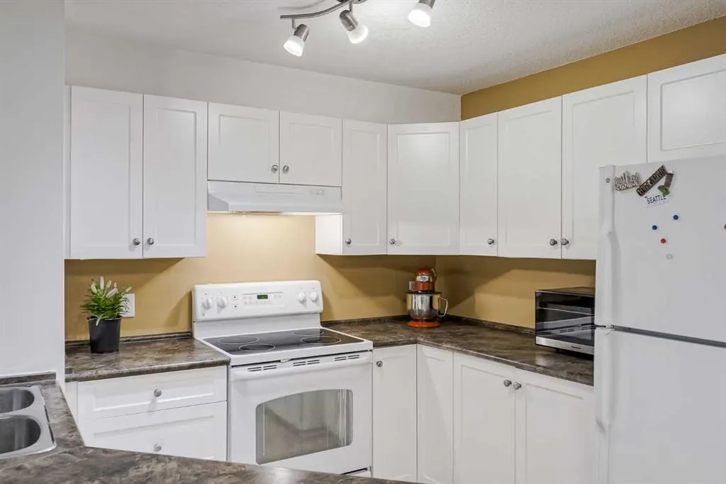 505 Railway Street W, #1306