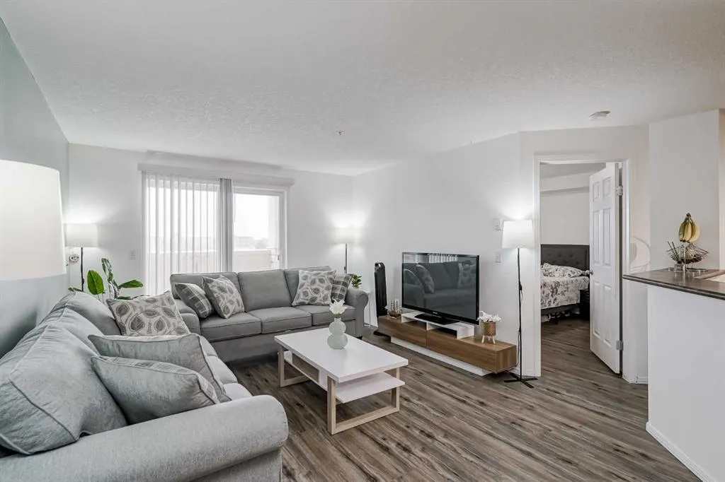 505 Railway Street W, #1306