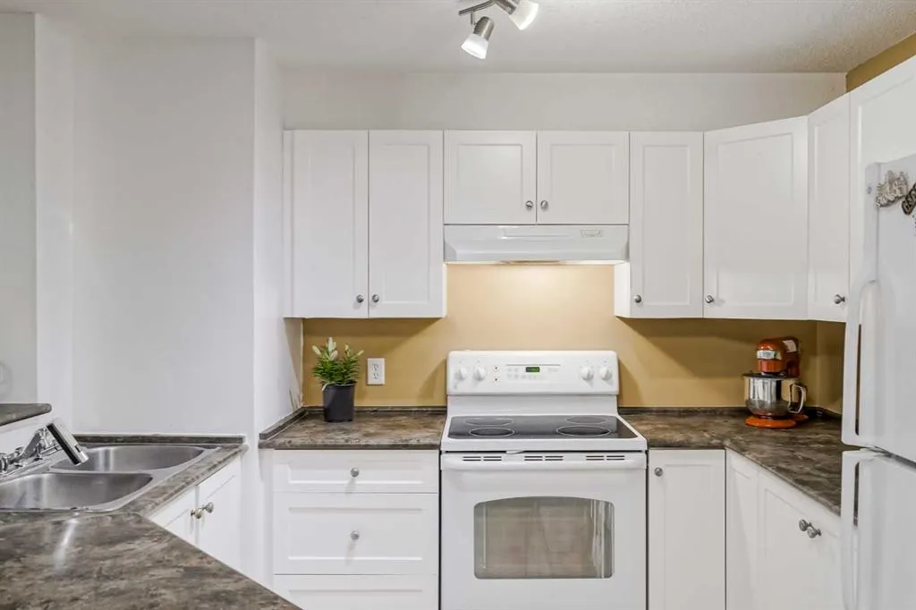 505 Railway Street W, #1306