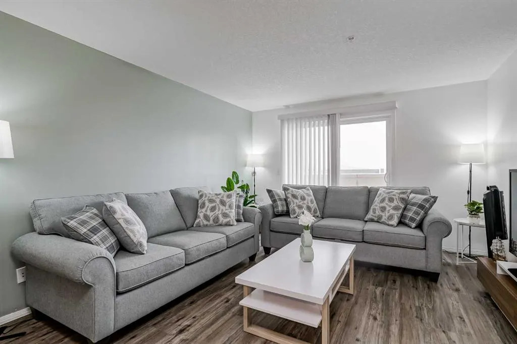 505 Railway Street W, #1306
