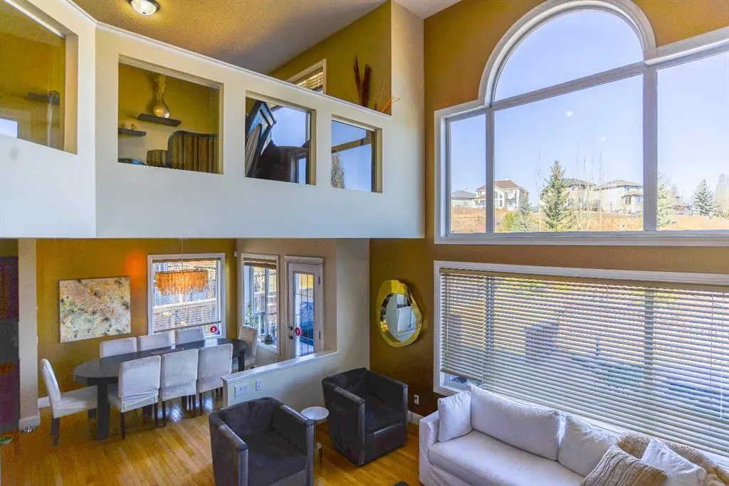 53 Tuscany Valley Hill NW