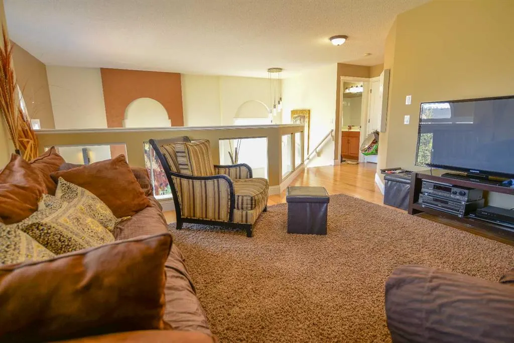 53 Tuscany Valley Hill NW