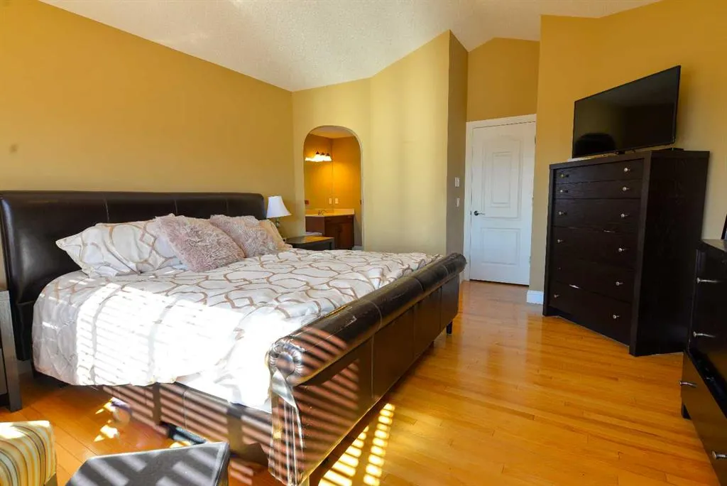 53 Tuscany Valley Hill NW