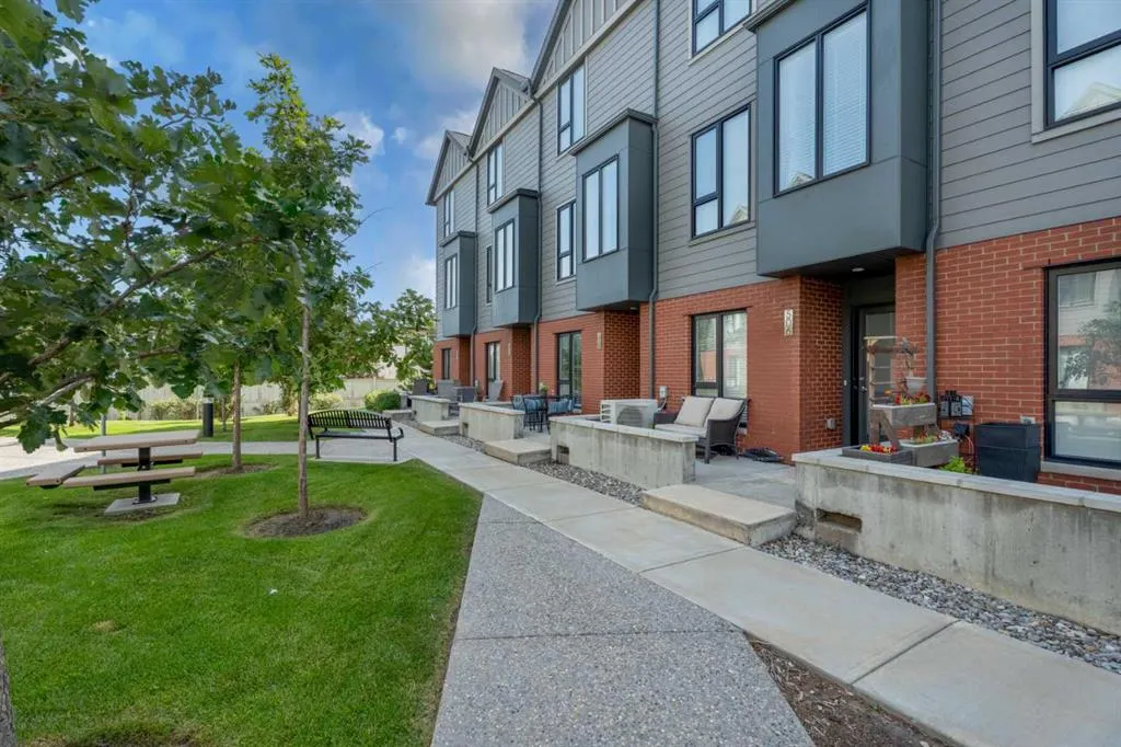 508 Drake Landing Wynd