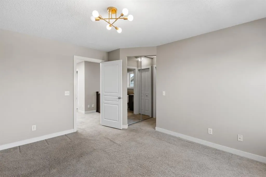 235 Auburn Bay Heights SE