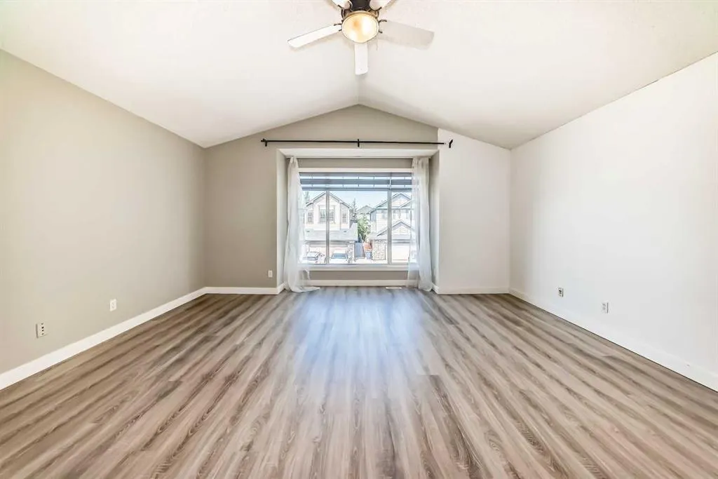 301 Brightonstone Green SE