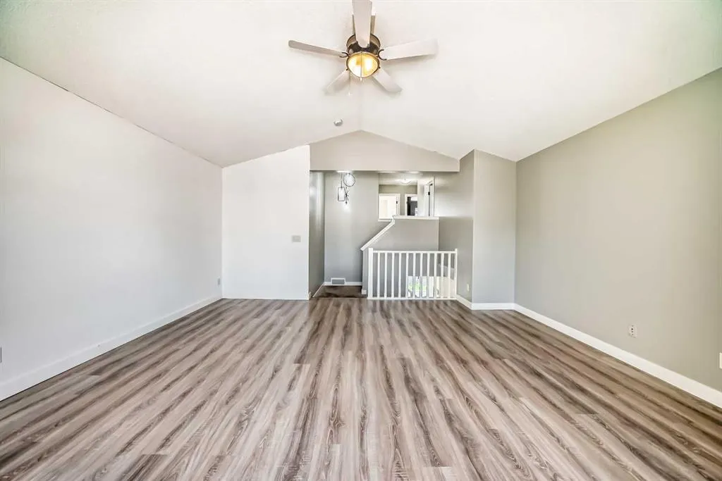 301 Brightonstone Green SE