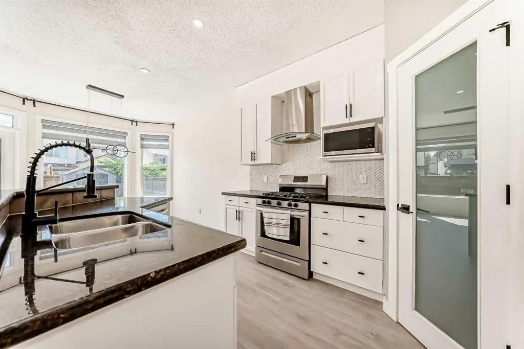 301 Brightonstone Green SE