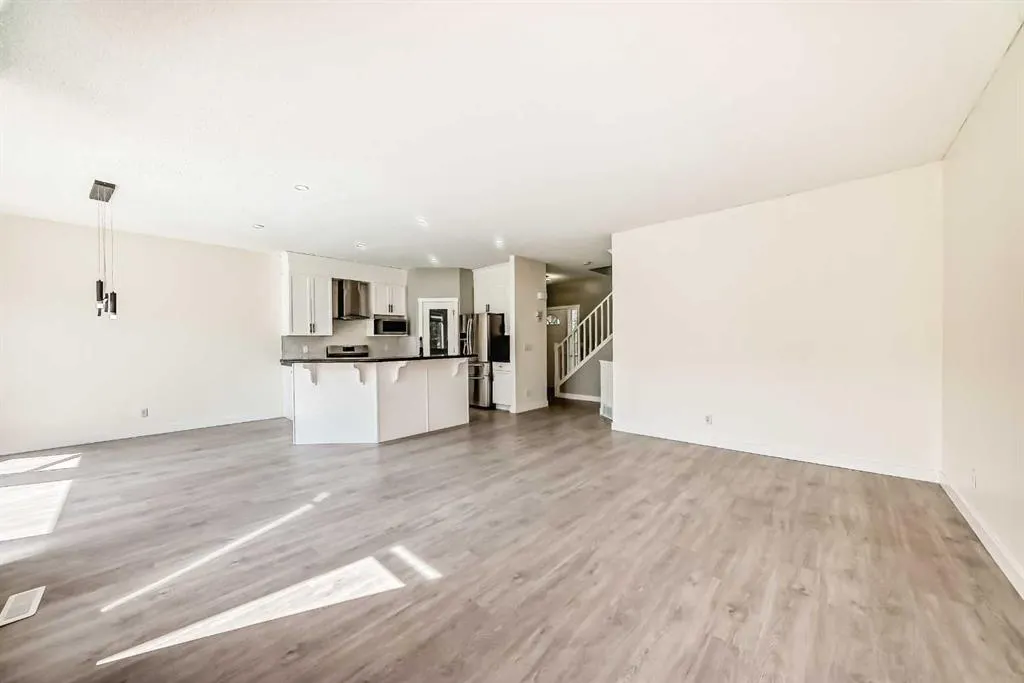 301 Brightonstone Green SE