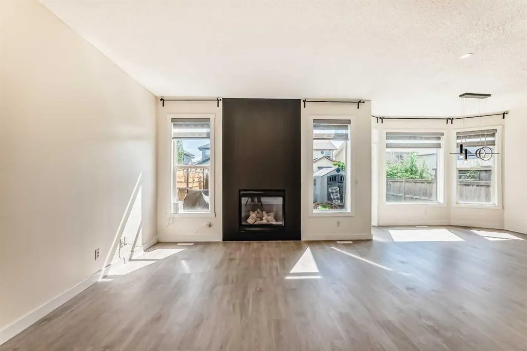 301 Brightonstone Green SE