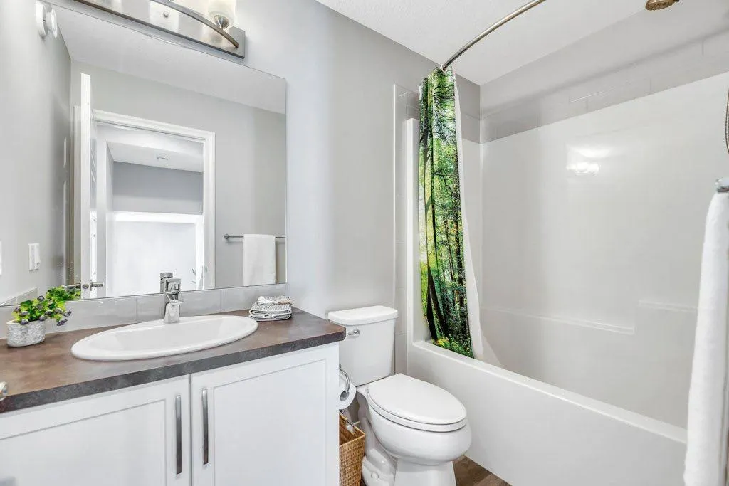 108 Evanston Hill NW