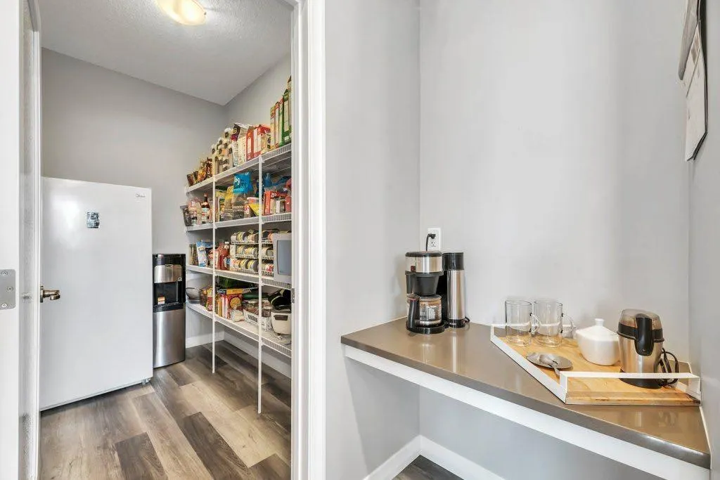108 Evanston Hill NW
