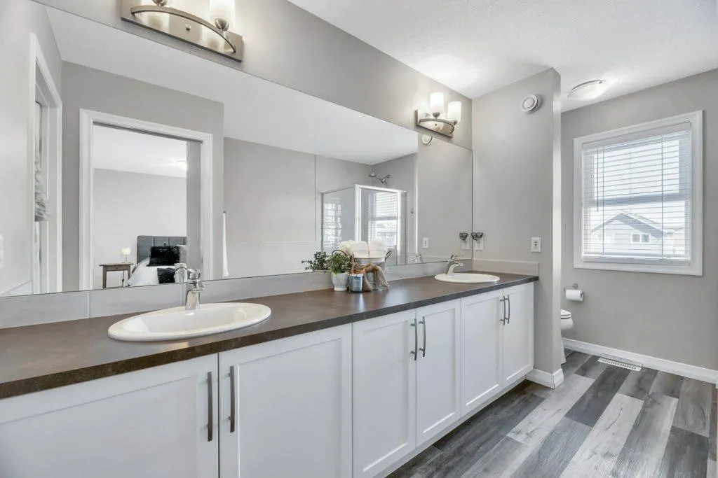 108 Evanston Hill NW