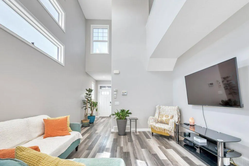 108 Evanston Hill NW