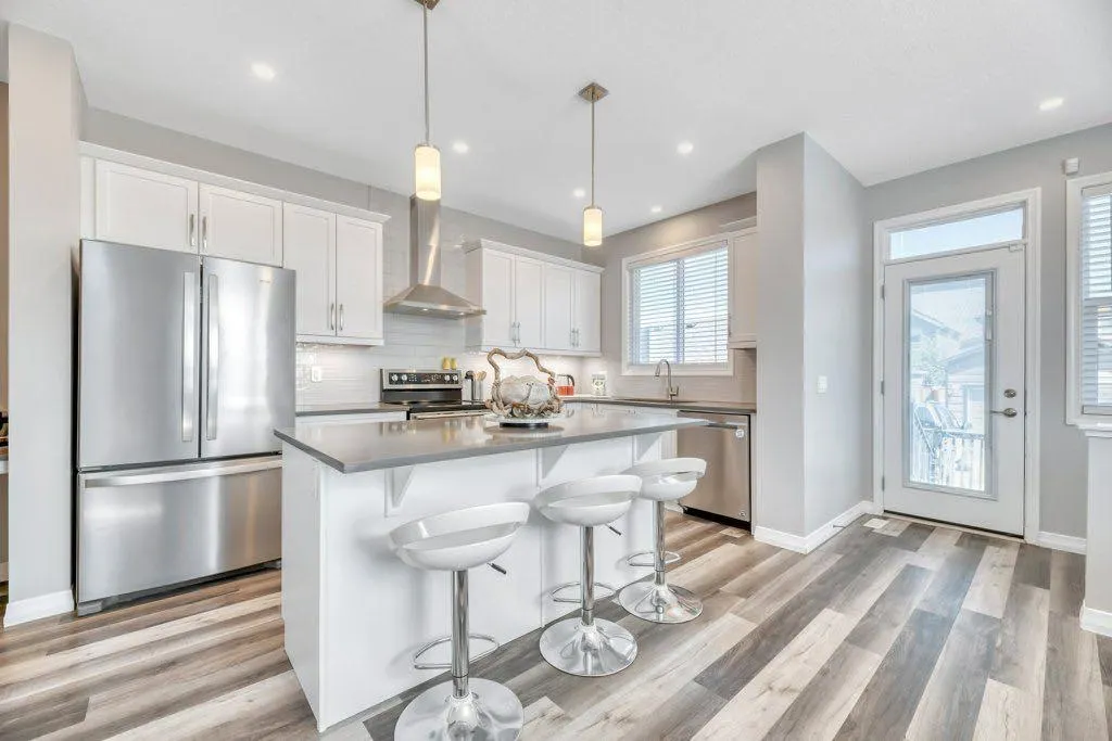 108 Evanston Hill NW
