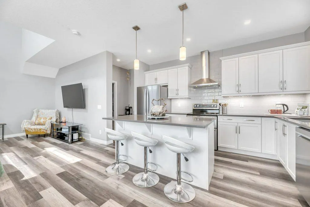 108 Evanston Hill NW