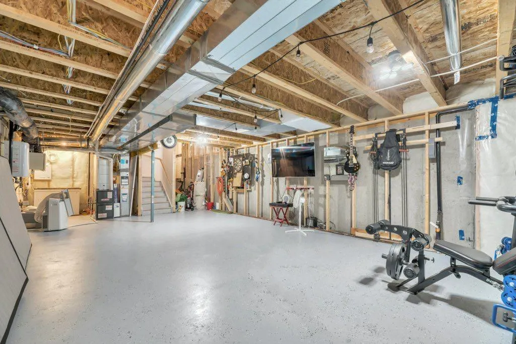 108 Evanston Hill NW