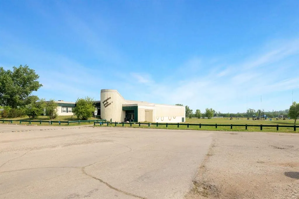 216 Grenfell Crescent